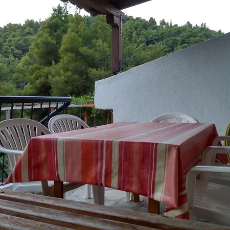2-bed Maisonette In Pine Forest, 250m From Beach Between Skala Fourka And Siviri Skála Foúrkas
